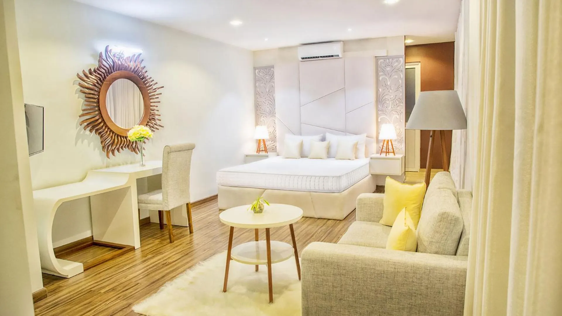 Opulent River Face Hotel Colombo