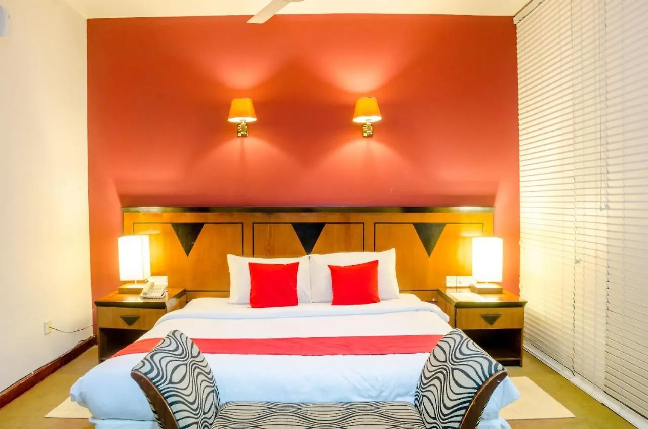 Opulent River Face Hotel Kolombo 2*,  Sri Lanka